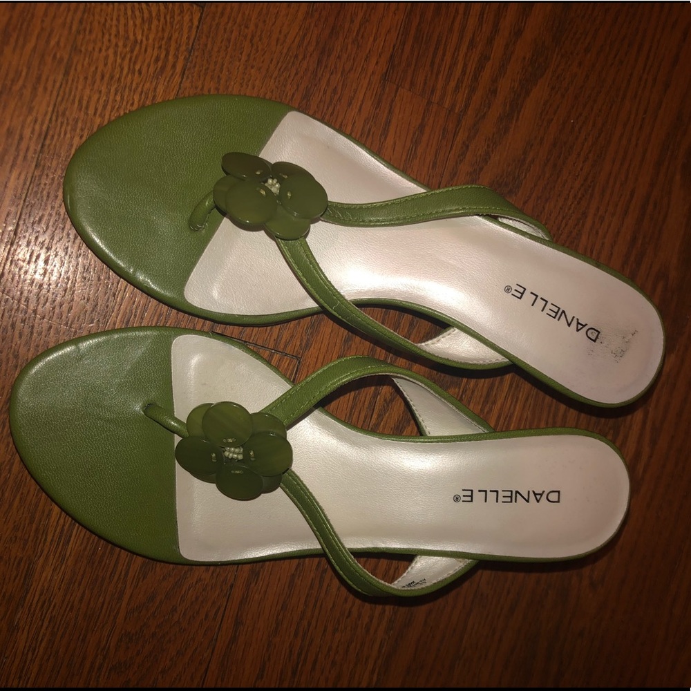 Super Cute Summer Sandles In great condition